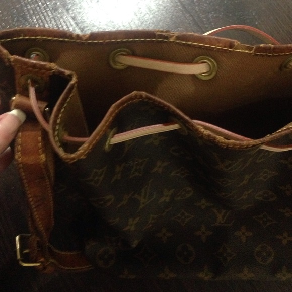 Additional photos of Louis Vuitton petite noe - Picture 2 of 3