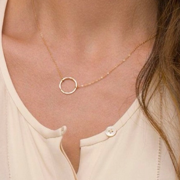Minimalist gold bar or circle necklace - Picture 3 of 4