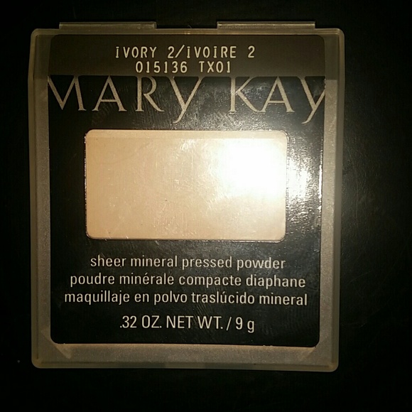 Closing Marykay shop!  Ivory 2 pressed powder