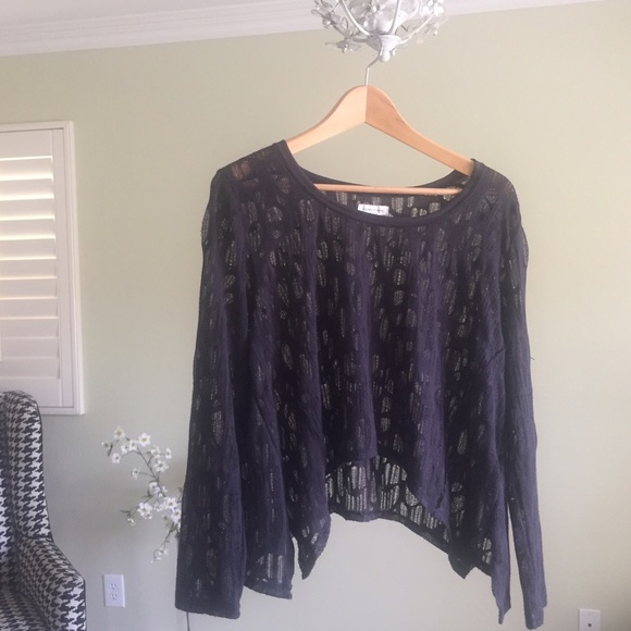 UO Black Long sleeve with Sheer Patter - Picture 1 of 3