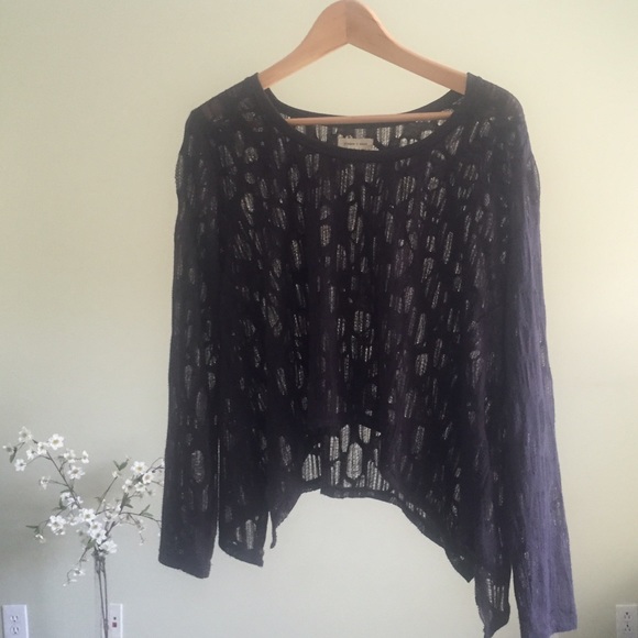 UO Black Long sleeve with Sheer Patter - Picture 2 of 3