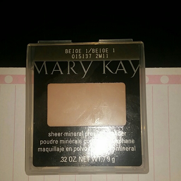Clearing inventory: marykay beige 1 pressed powder