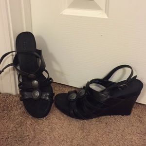 🌻SALE🌻 BASS Black Strappy Wedges