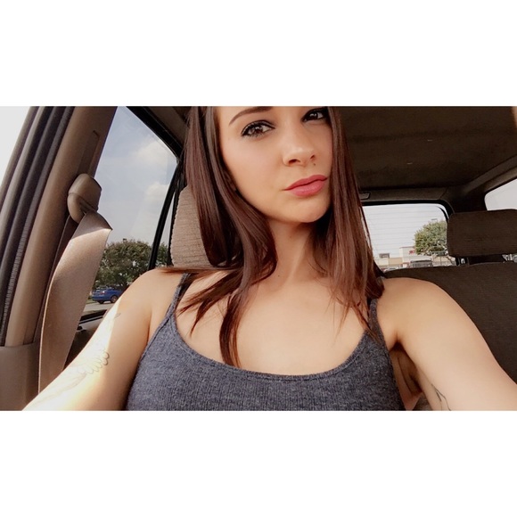 Meet your Posher, Ashley - Picture 2 of 4