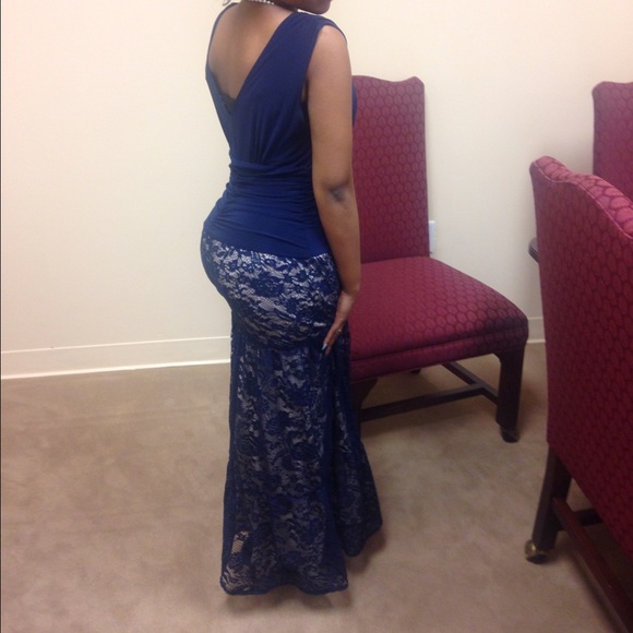 V neck lace pageant gown 👑👗🎉 - Picture 2 of 4