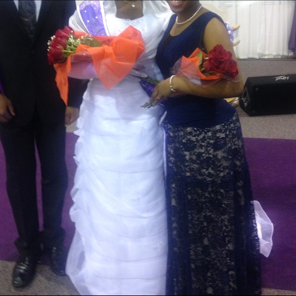 V neck lace pageant gown 👑👗🎉 - Picture 4 of 4