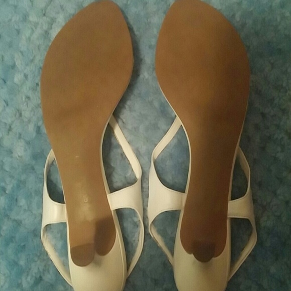 Gianni Bini Flip flop Heels - Picture 2 of 4