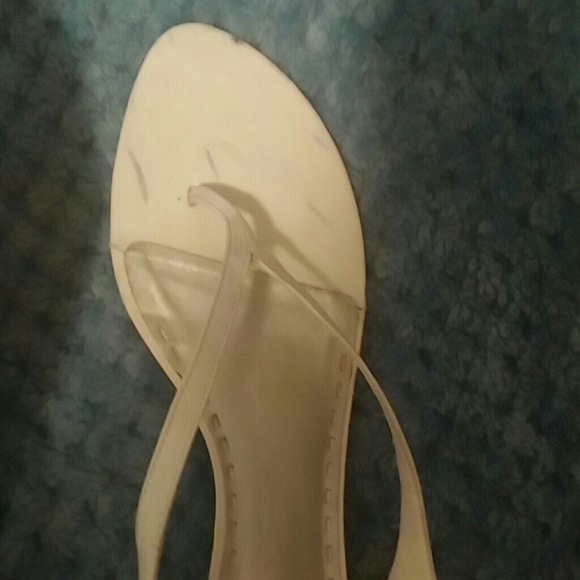Gianni Bini Flip flop Heels - Picture 4 of 4