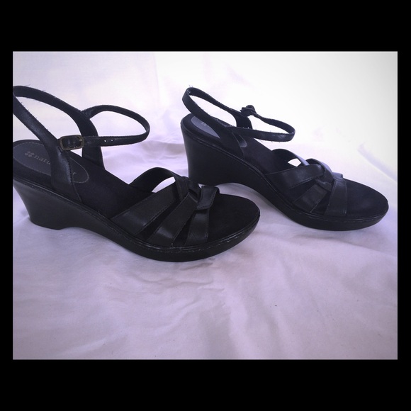 Naturalizer black leather wedge sandals...Sz 9.