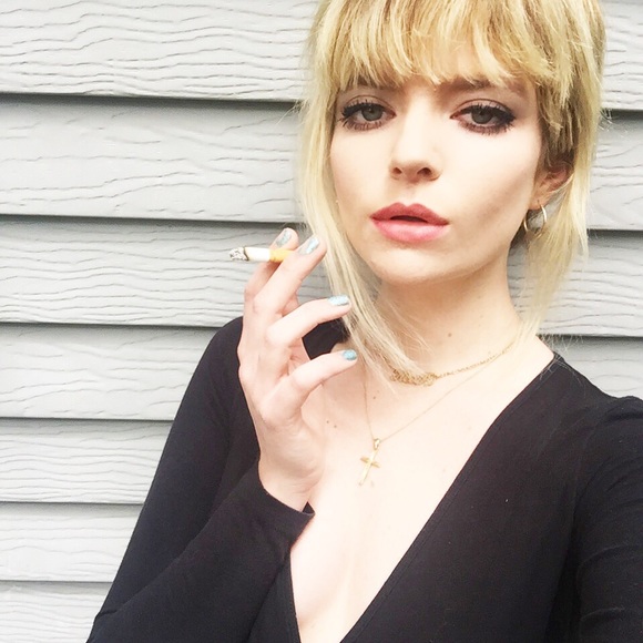 Meet your Posher, Heather - Picture 1 of 1