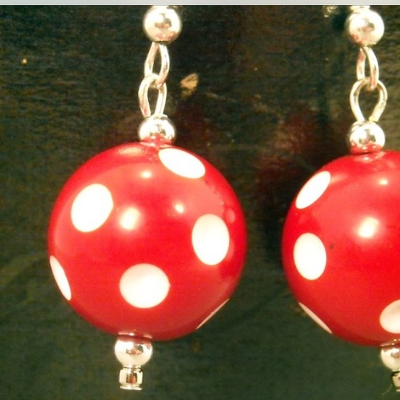 Red and white Polk a dot dangle earrings.
