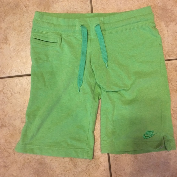 Women's Nike shorts size medium