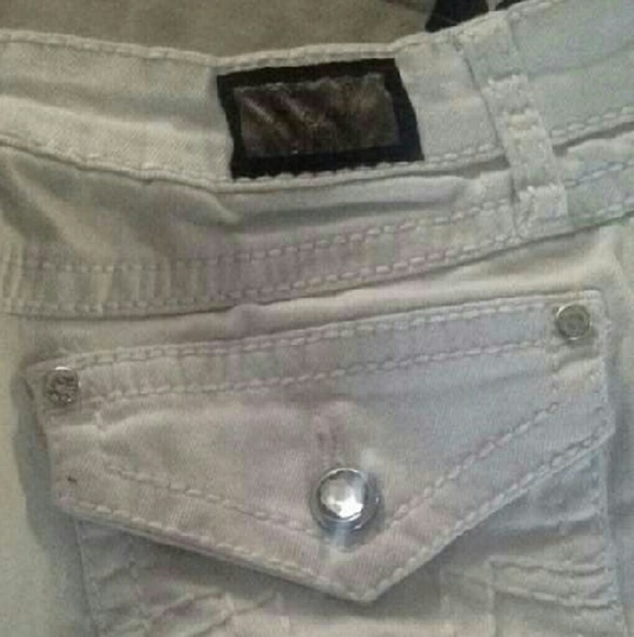 White Denium Skirt - Picture 4 of 4