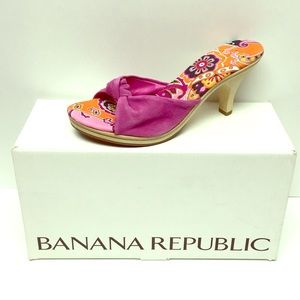 Banana Republic Pink Slide NWOT