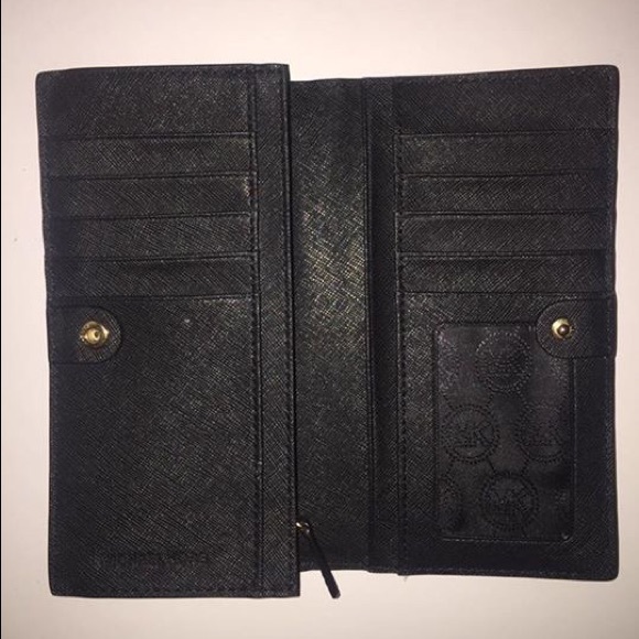 Michael Kors wallet - Picture 2 of 3