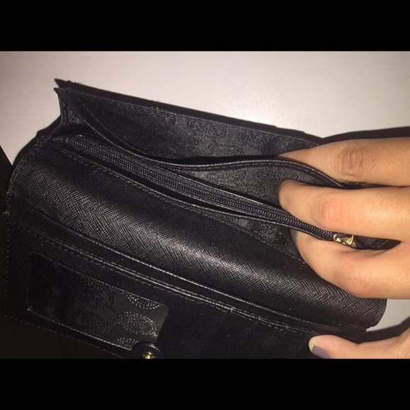 Michael Kors wallet - Picture 3 of 3