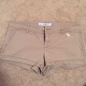Tan Abercrombie & Fitch shorts