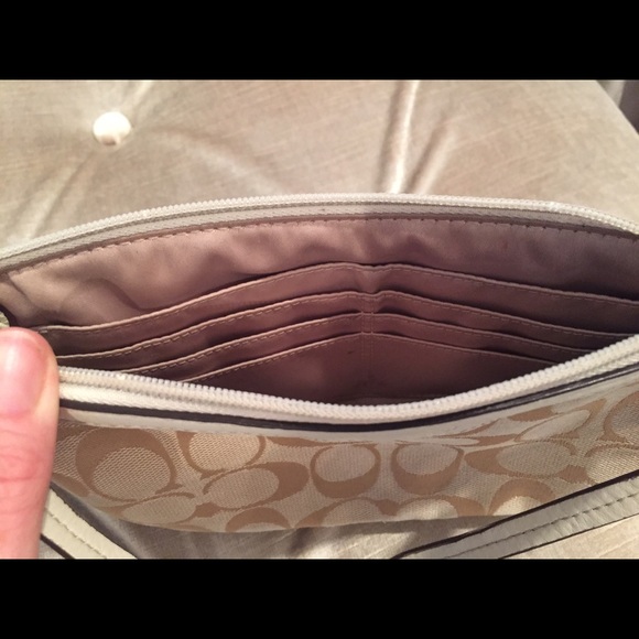 Coach wristlet-super clean fabric! - Picture 3 of 4
