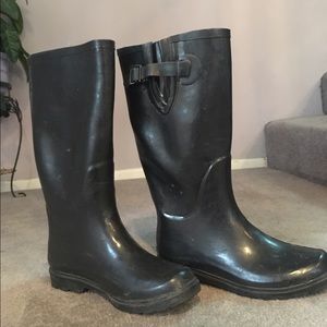 Black rain boots