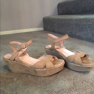 Wedge sandals