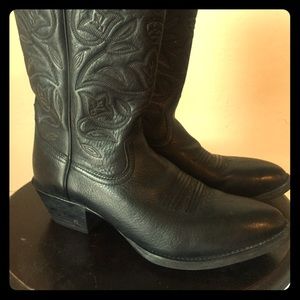 Woman's Ariat Cowboy Boots