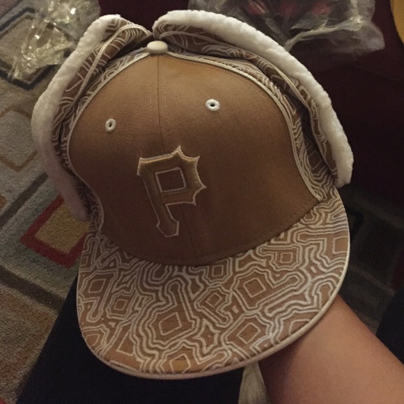 "P" fitted hat Exclusive/Deadstock