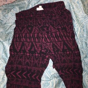 MAROON TRIBAL PRINT JOGGERS