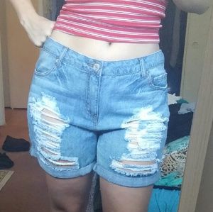 Distressed boyfriend Jean shorts