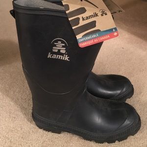 Kamik navy blue rainboots - tags on