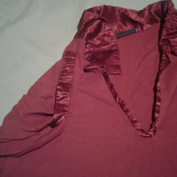 Deep red, gathered sleeves,  satin collar trimmed - Picture 3 of 4