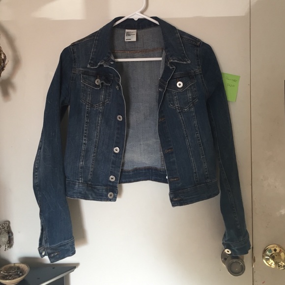 Cropped denim jacket size 6