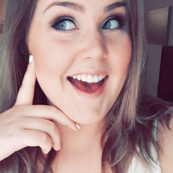 Meet your Posher, Tori - Picture 1 of 1