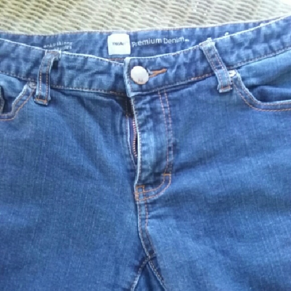 Shorts - Picture 2 of 2