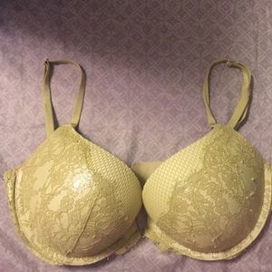 34D Victoria's Secret Bra