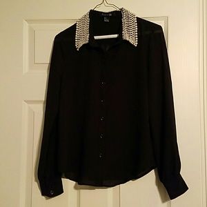 Forever 21 black and pearl shirt