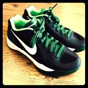 Nike women's tennis shoes