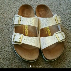 WOMEN'S BIRKENSTOCK