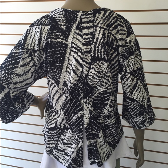 One-button Cardigan - Picture 2 of 2