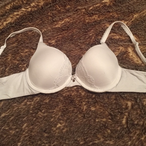 White Victoria secret bra - Picture 1 of 4