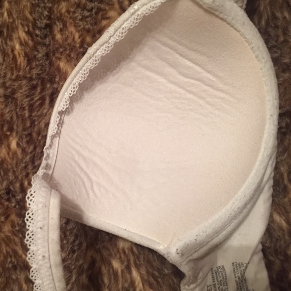 White Victoria secret bra - Picture 2 of 4