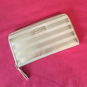 New York & Company Wallet