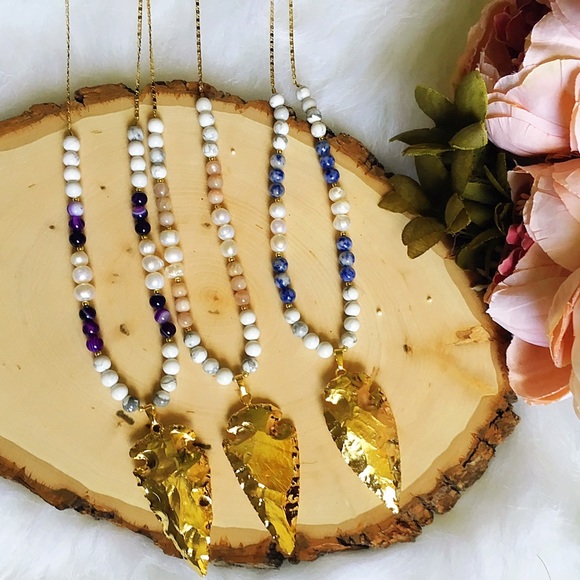 Blue and purple Gold Arrow necklaces - Picture 4 of 4