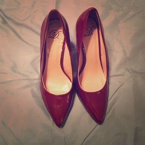 Size 8 Red Pumps!