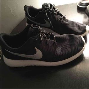 ‼️SOLD‼️Nike Roshe