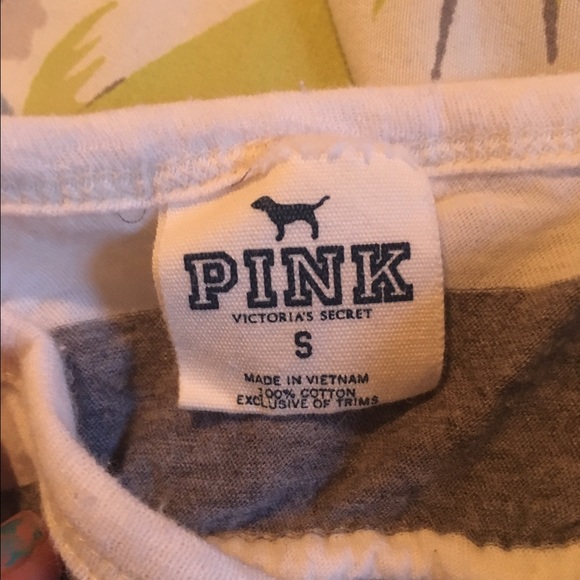 SOLD - VS Pink Bundle!! 👚 Two cute tops! - Picture 4 of 4