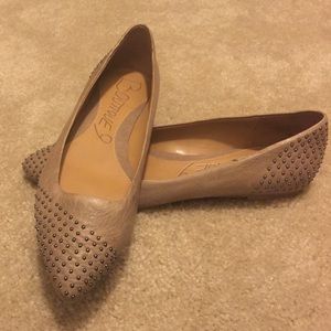 Boutique9 nude flats NWOT