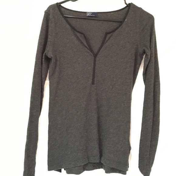 Gap NEW Longsleeve