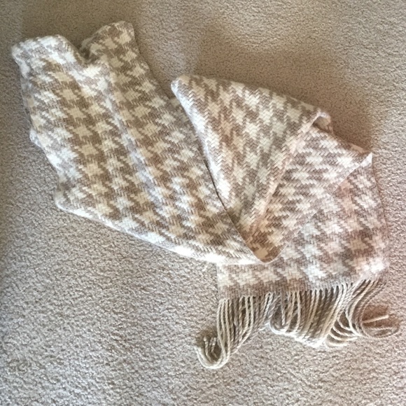 Banana Republic Scarf.