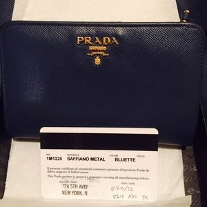Auth. Prada Saffiano Triangle Bi-Fold Tab Wallet
