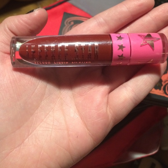 Jefree start velour liquid lipstick